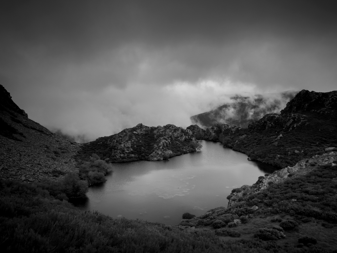 Lagoa da Serpe en Peña Trevinca, Ourense.