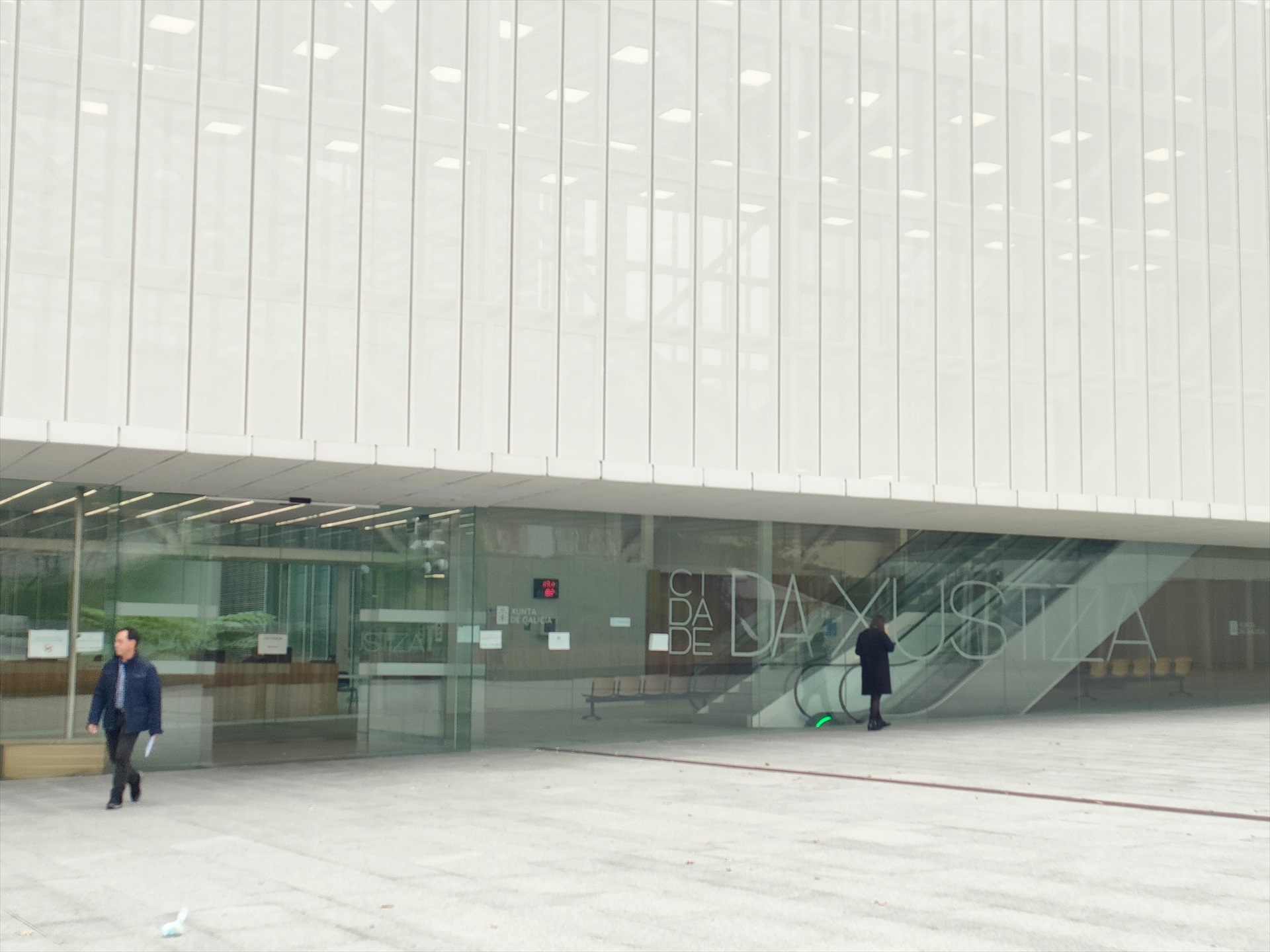 O principal acesso da cidade legal de Vigo na imagem do arquivo.