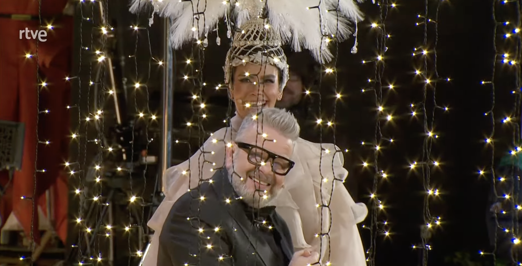 Pedroche y Chicote desde el balcón de RTVE en las Campanadas