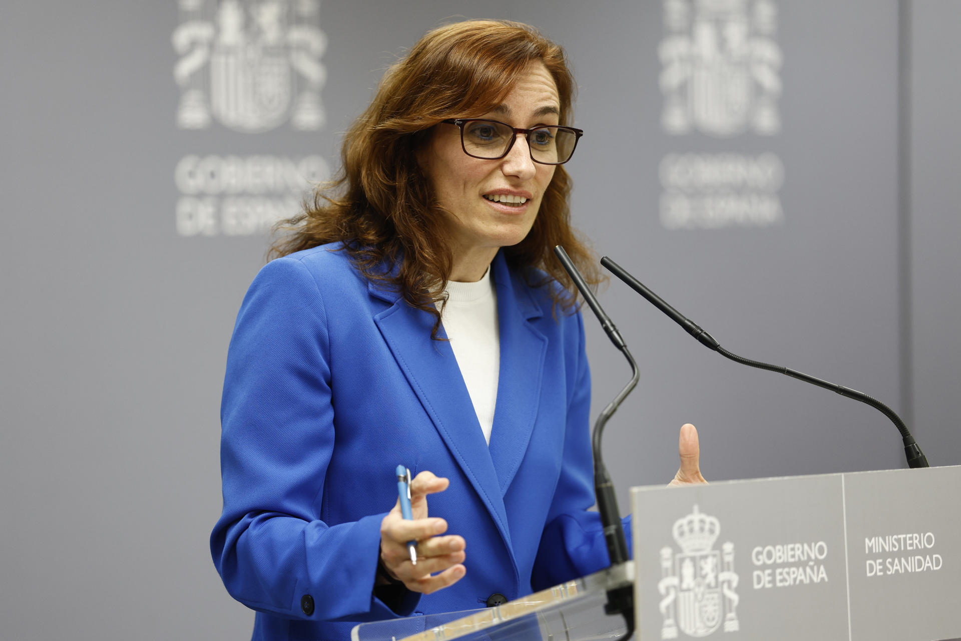 La ministra de Sanidad, Mónica García, en rueda de prensa para dar cuenta de la reunión para analizar el Anteproyecto de Ley del Estatuto Marco del personal estatutario de los servicios de salud, este miércoles en Madrid.