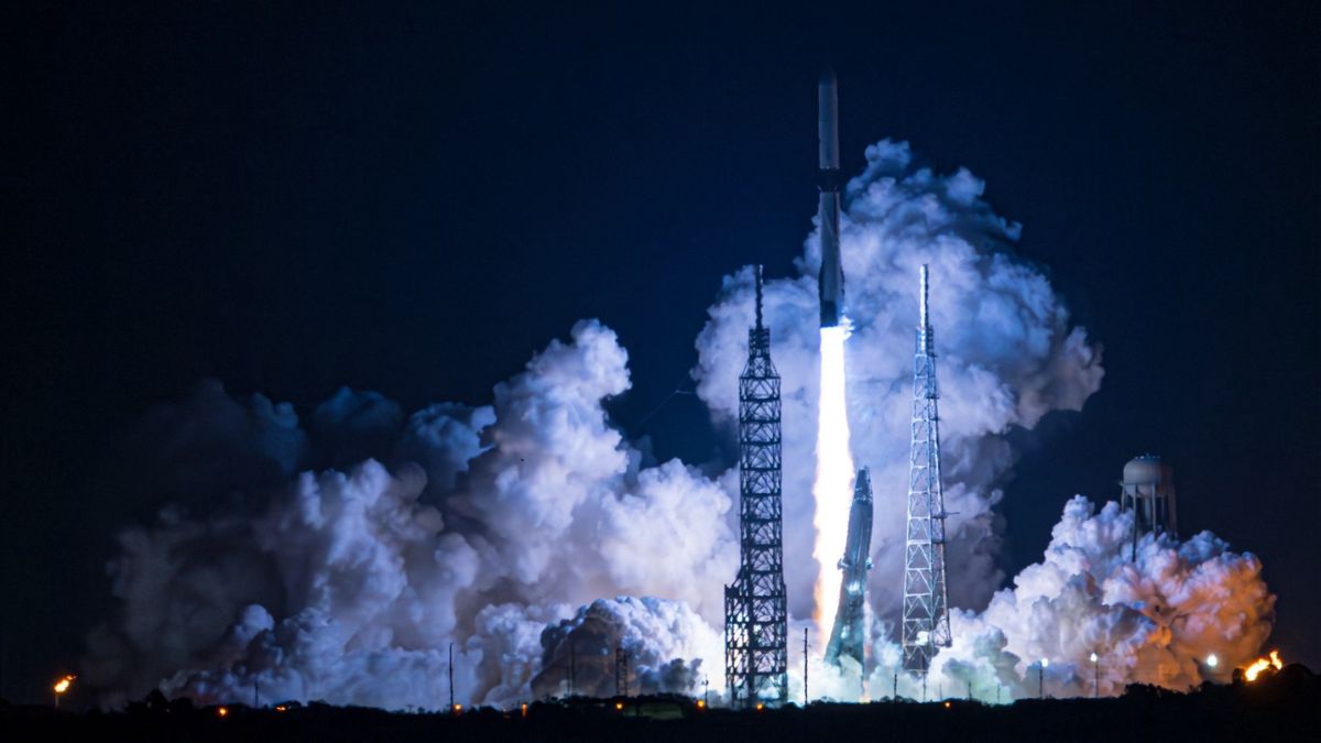 Cohete New Glenn despegando.