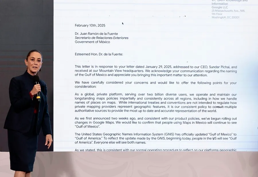 La presidenta de México, Claudia Sheinbaum, haciendo pública la carta de Google sobre el "Golfo de América".