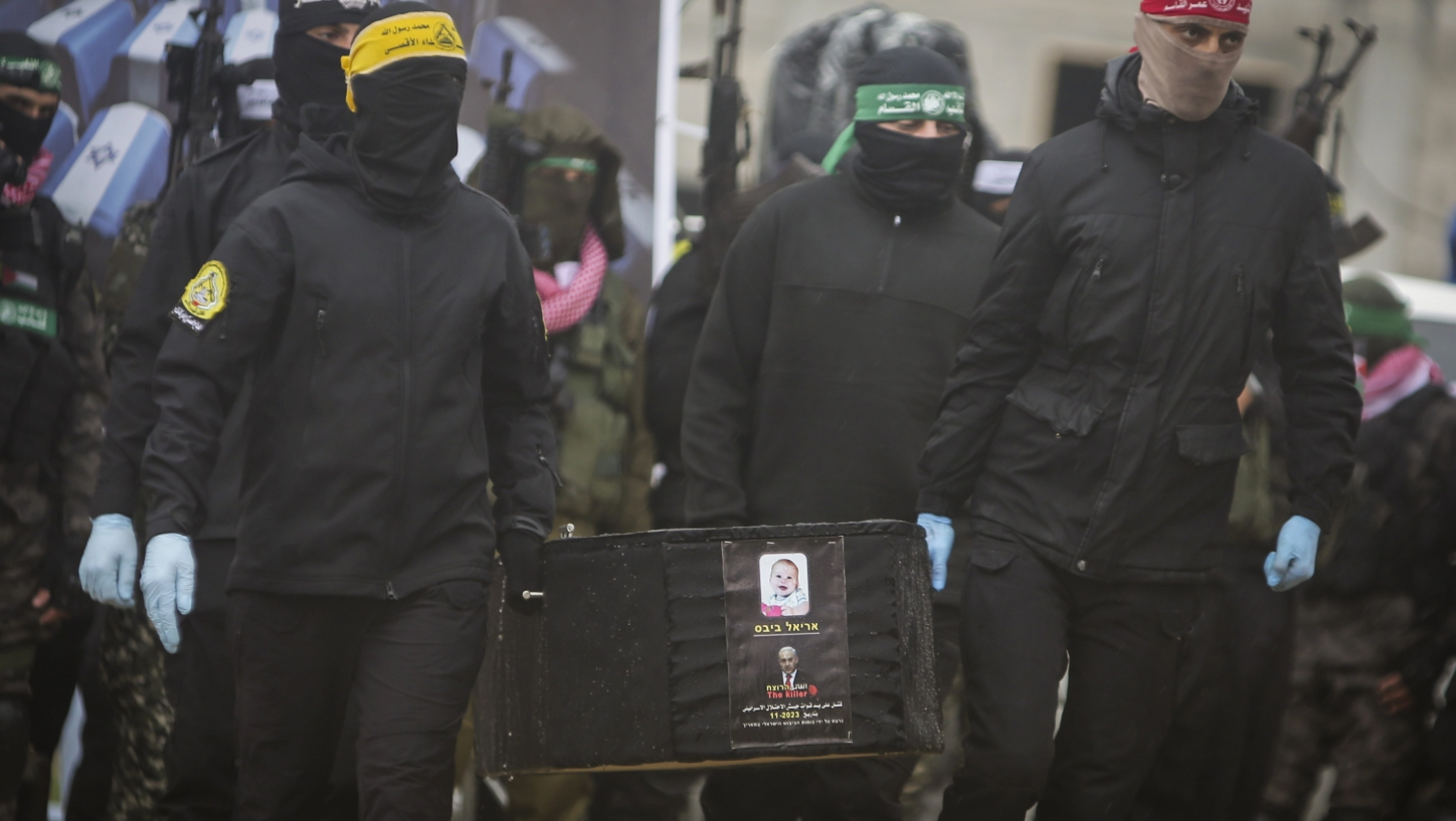 Los restos eran, según Hamás, de Shiri Liberman, madre de los niños Bibas, pero Israel lo descarta.