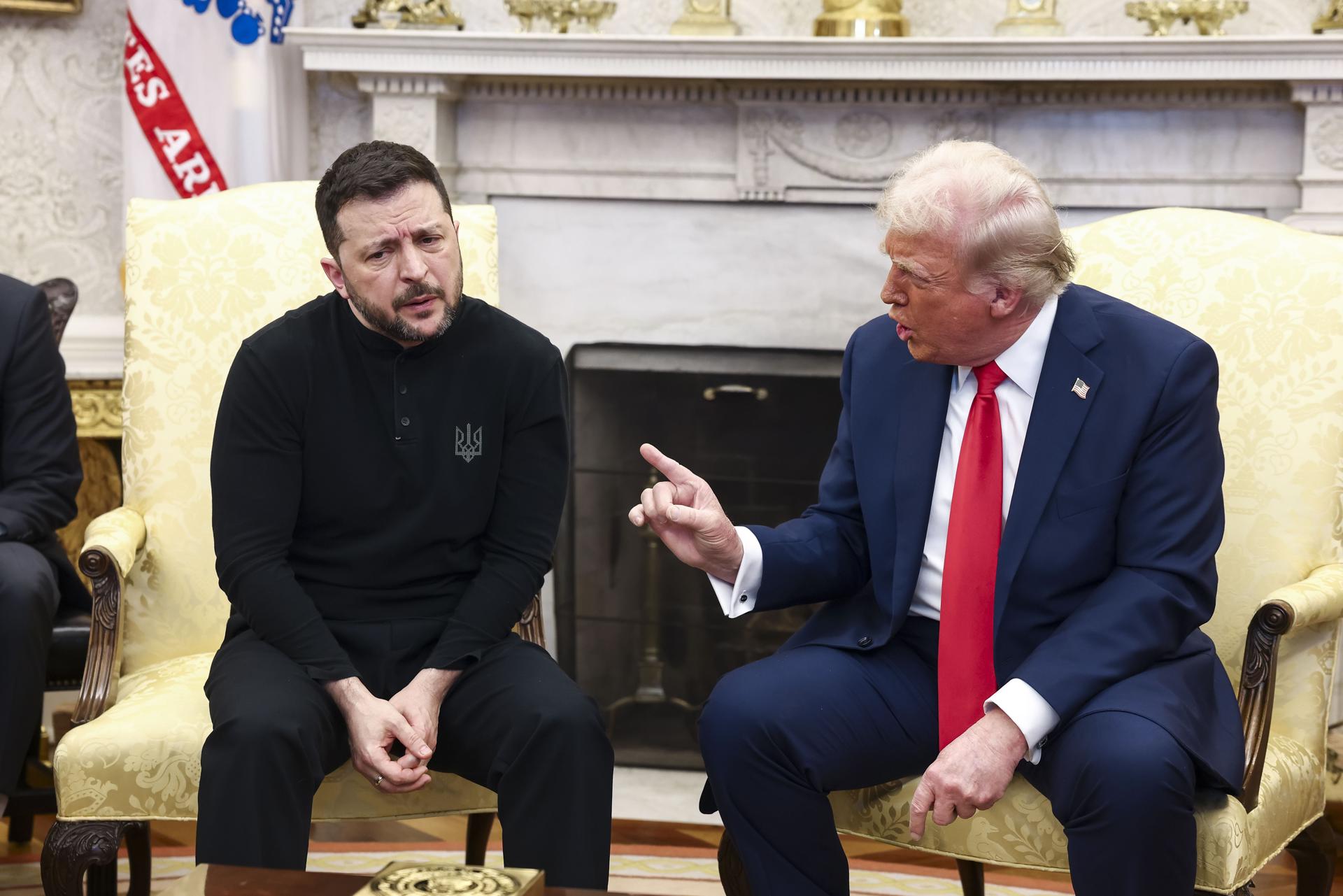 Bronca histórica en el Despacho Oval. Volodimir Zelenski ha abandonado la Casa Blanca antes de tiempo sin lograr un acuerdo con EE UU y después de una tensa discusión con Donald Trump y su vicepresidente, J.D. Vance. El presidente norteamericano ha dicho que su homólogo ucraniano no quiere la paz mientras los Estados Unidos estén involucrados y que vuelva cuando quiera paz. "Estás jugando con la Tercera Guerra Mundial", le ha advertido Trump a Zelenski.