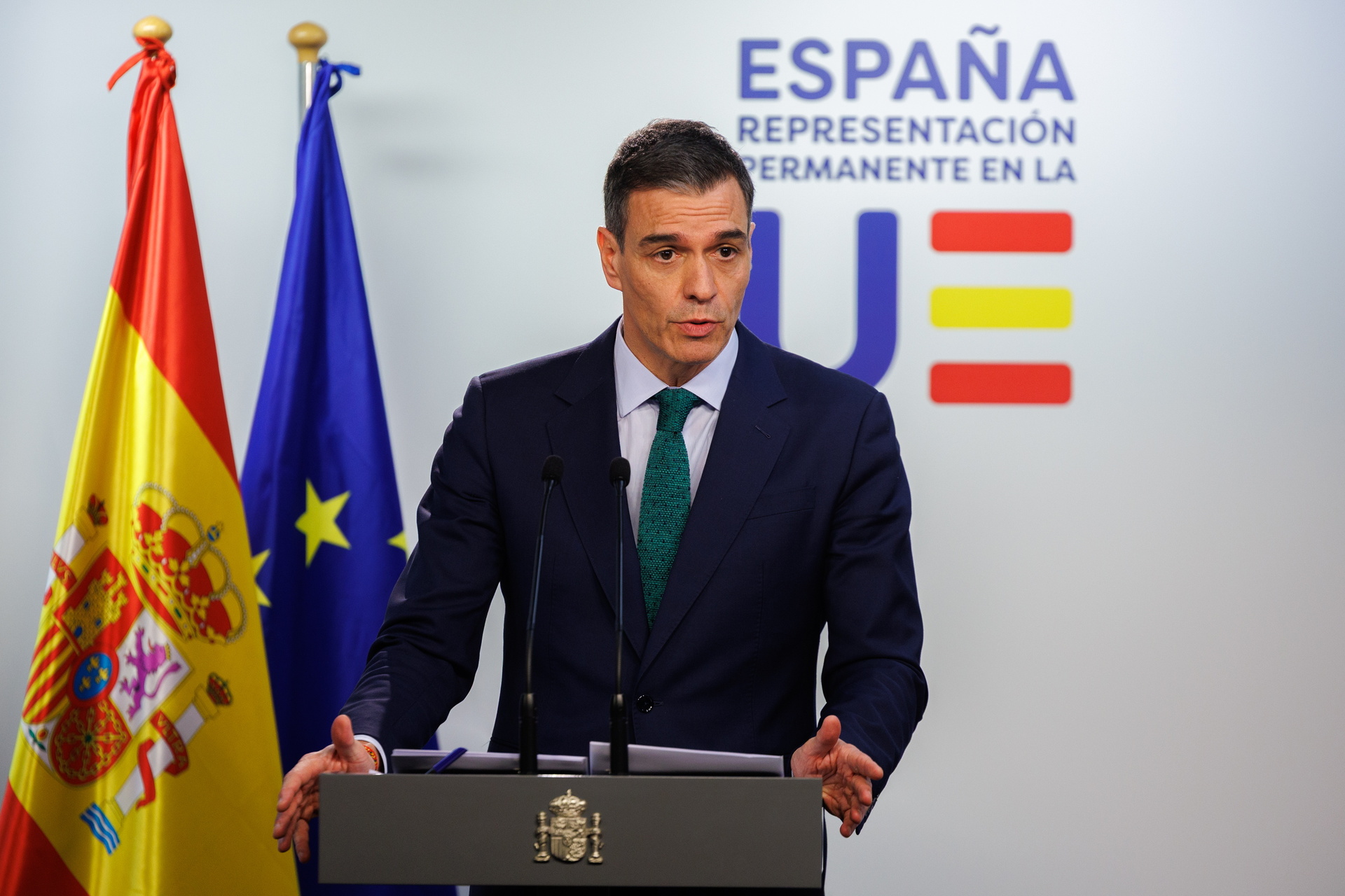 BRUSSELS (Belgium), 06/03/2025.- Spanish Prime Minister Pedro Sanchez speaks at a press conference during a European Council meeting in Brussels, Belgium, 06 March 2025. The EU leaders are convening for a special summit to discuss ongoing support for Ukraine and enhance European defence. (Bélgica, Ucrania, Bruselas) EFE/EPA/OLIVIER MATTHYS