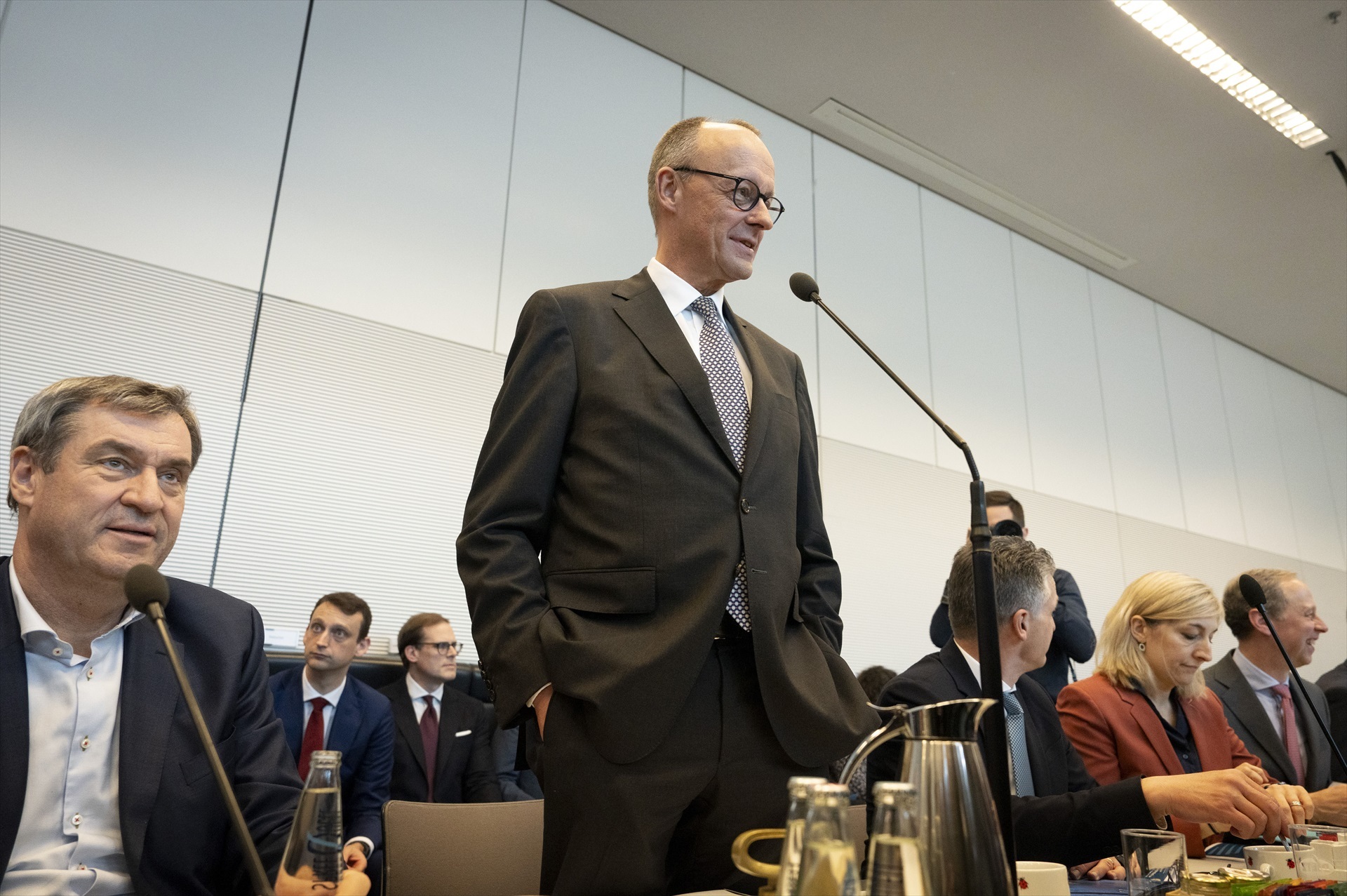 El líder democristiano alemán Friedrich Merz y Markus Soeder, de la Unión Social Cristiana.