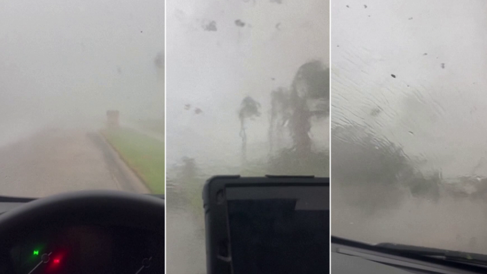 Vientos de cerca de 200 kilómetros por hora arrasan árboles y mobiliario urbano.