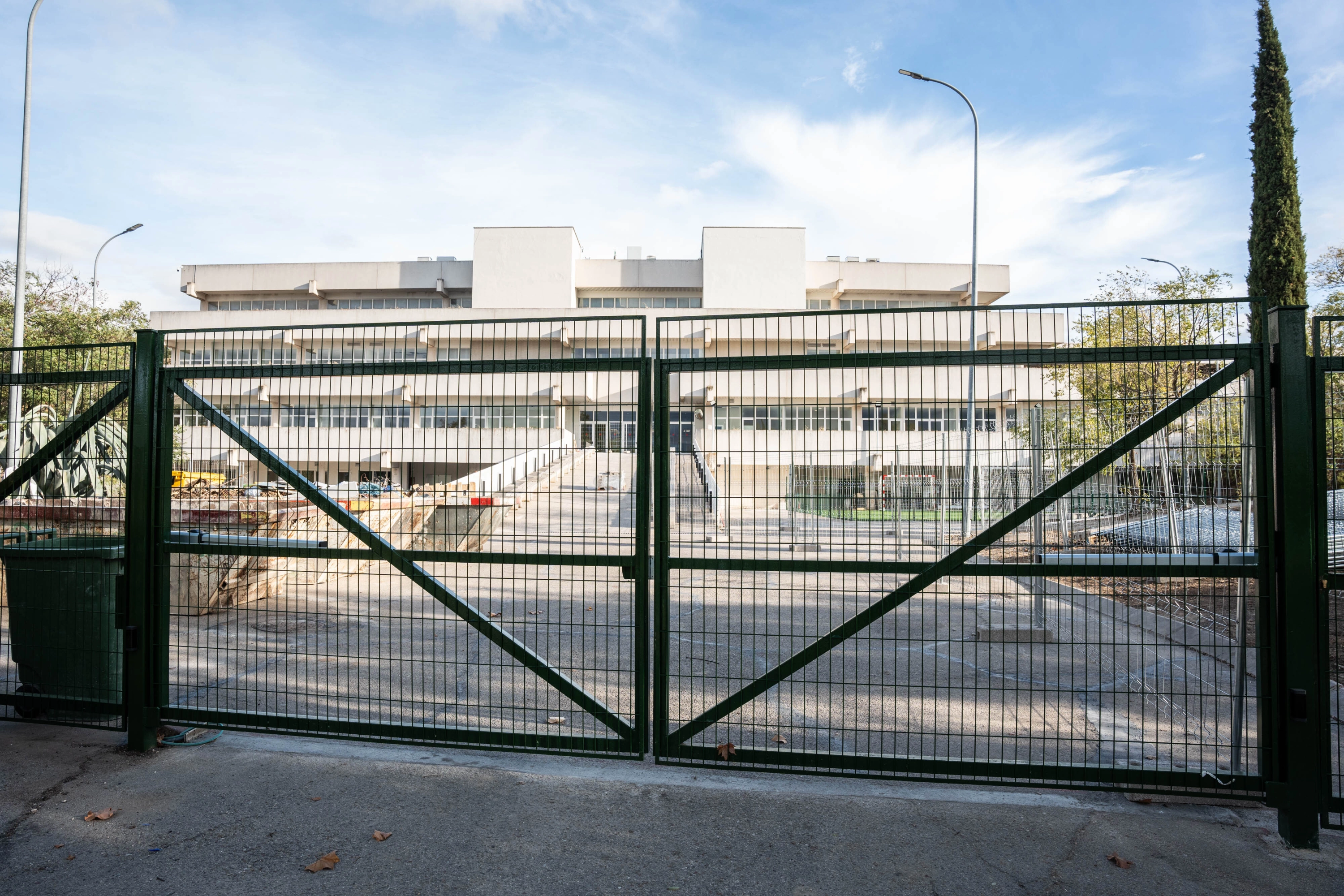 Fachada de La Cantueña, el centro de acogida para menores extranjeros no acompañados de Fuenlabrada.