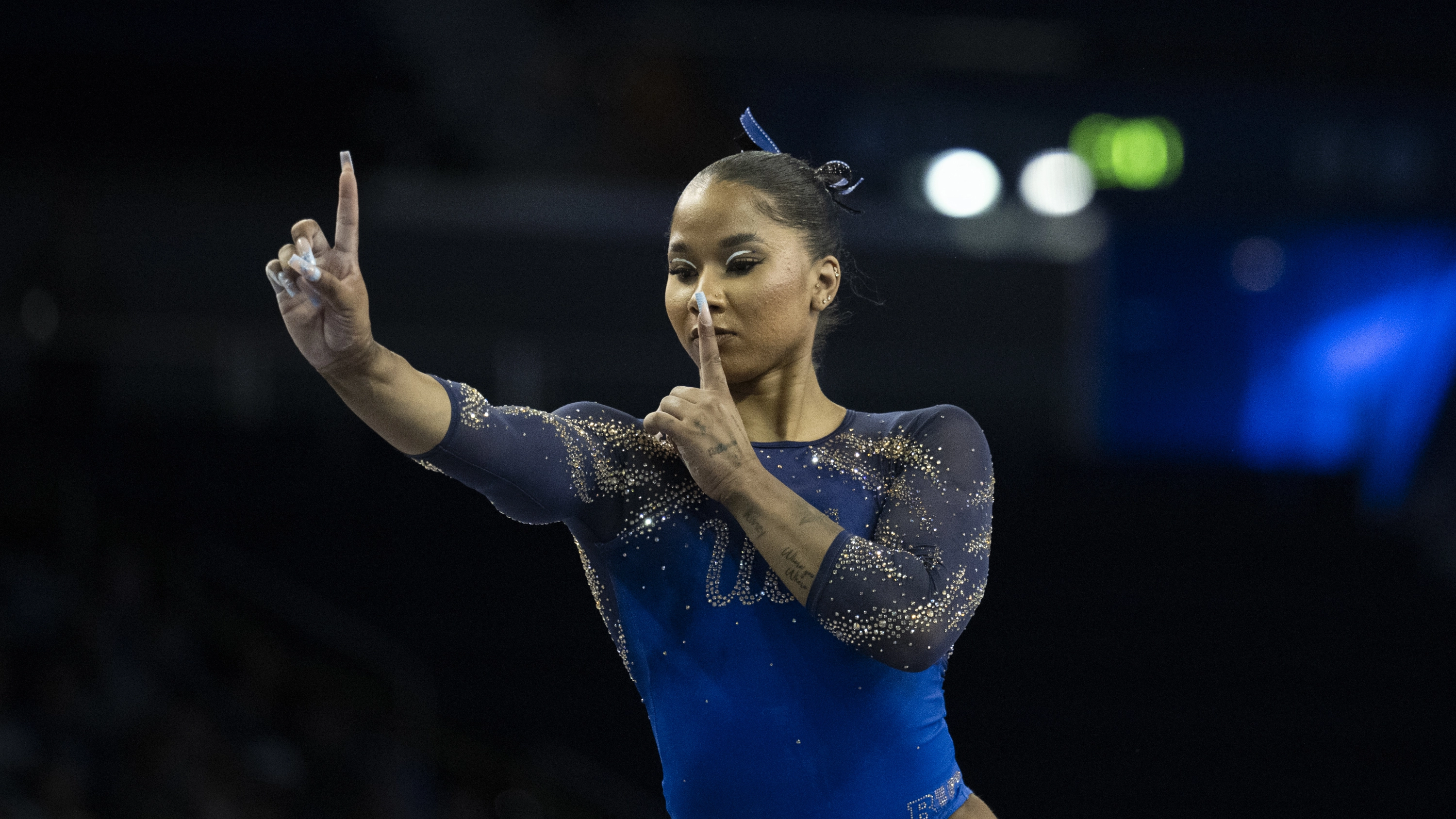 La Gimnasta Jordan Chiles En Su ejercicio de Suelo con
