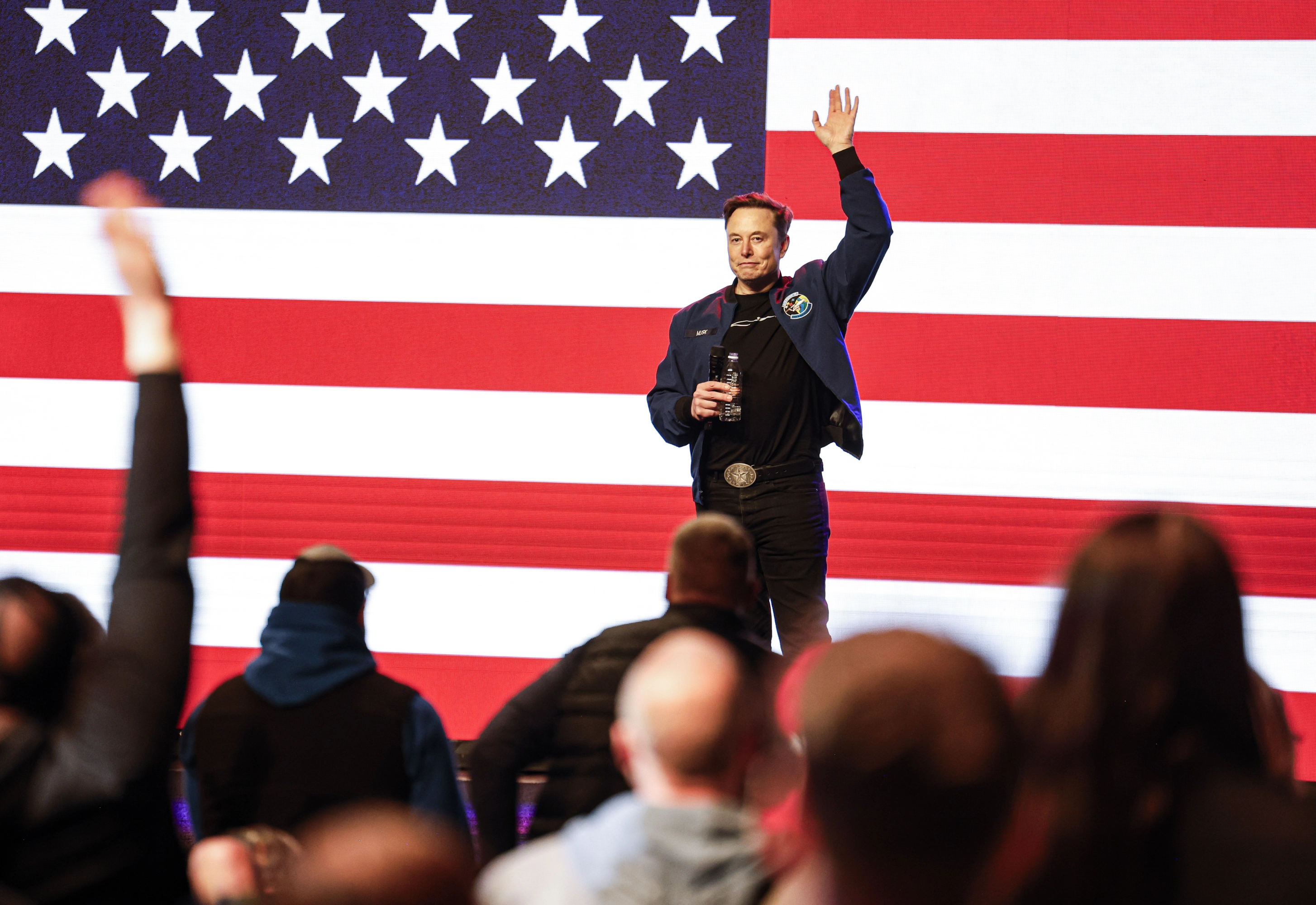 Las entregas que el gigante de vehículos eléctricos ha registrado en el primer trimestre retroceden a mínimos de 2022 y los inversores reclaman al máximo ejecutivo que preste atención a la empresa "a tiempo completo".