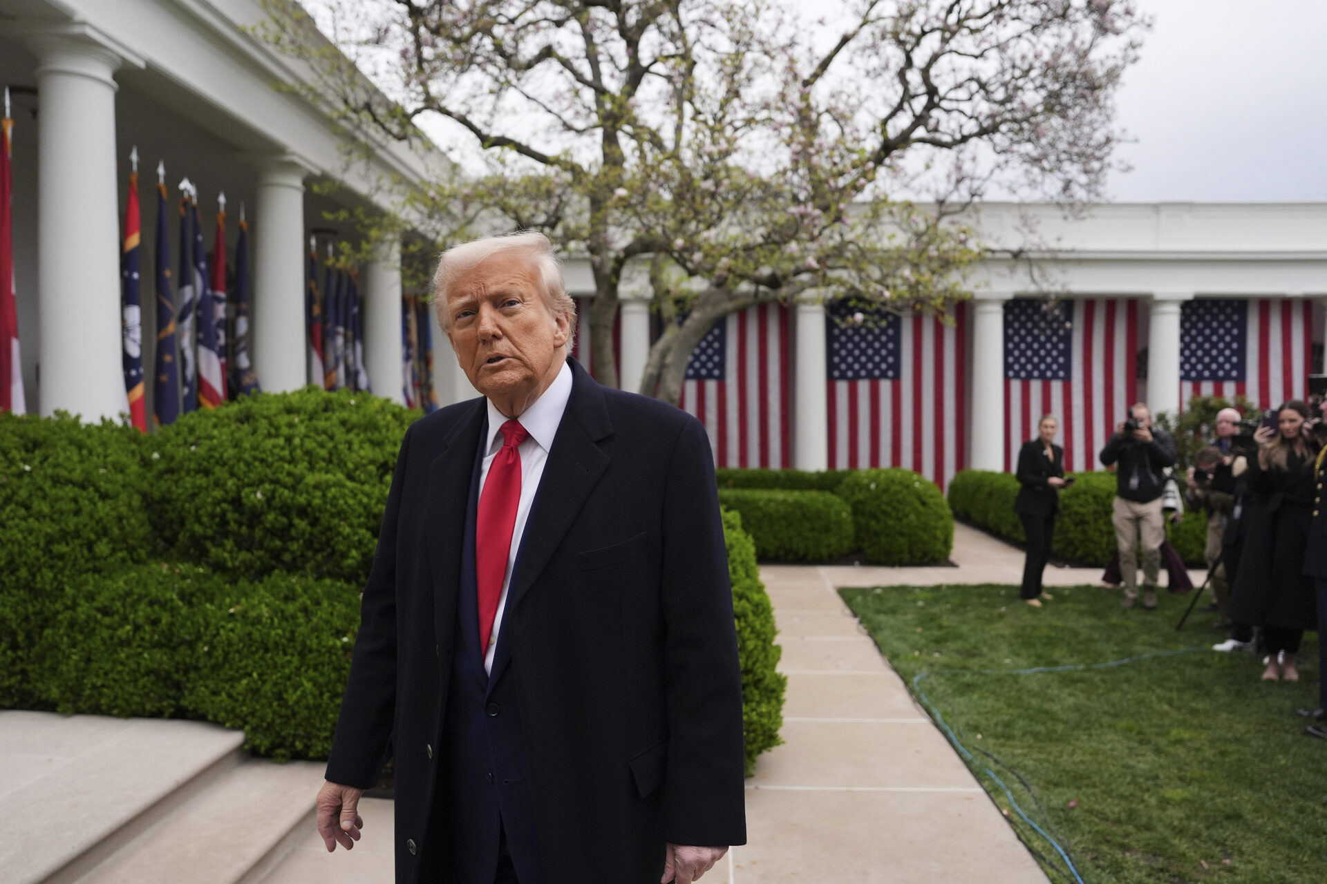 President Donald Trump departs after signing an executive order at an event to announce new tariffs in the Rose Garden of the White House, Wednesday, April 2, 2025, in Washington. (AP Photo/Evan Vucci) Associated Press / LaPresse Only italy and Spain