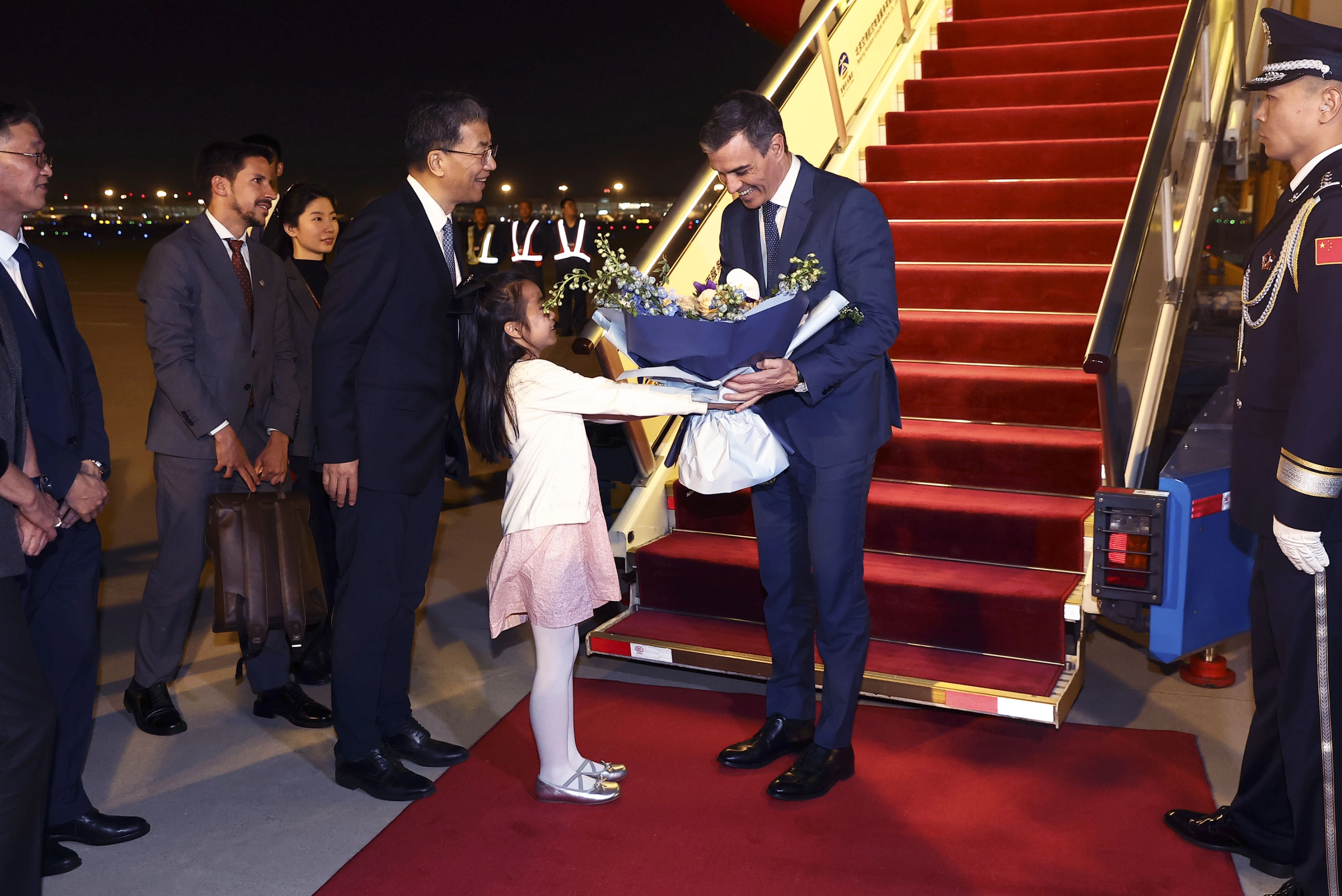 El presidente del Gobierno, Pedro Sánchez, a su llegada a Pekín este jueves.