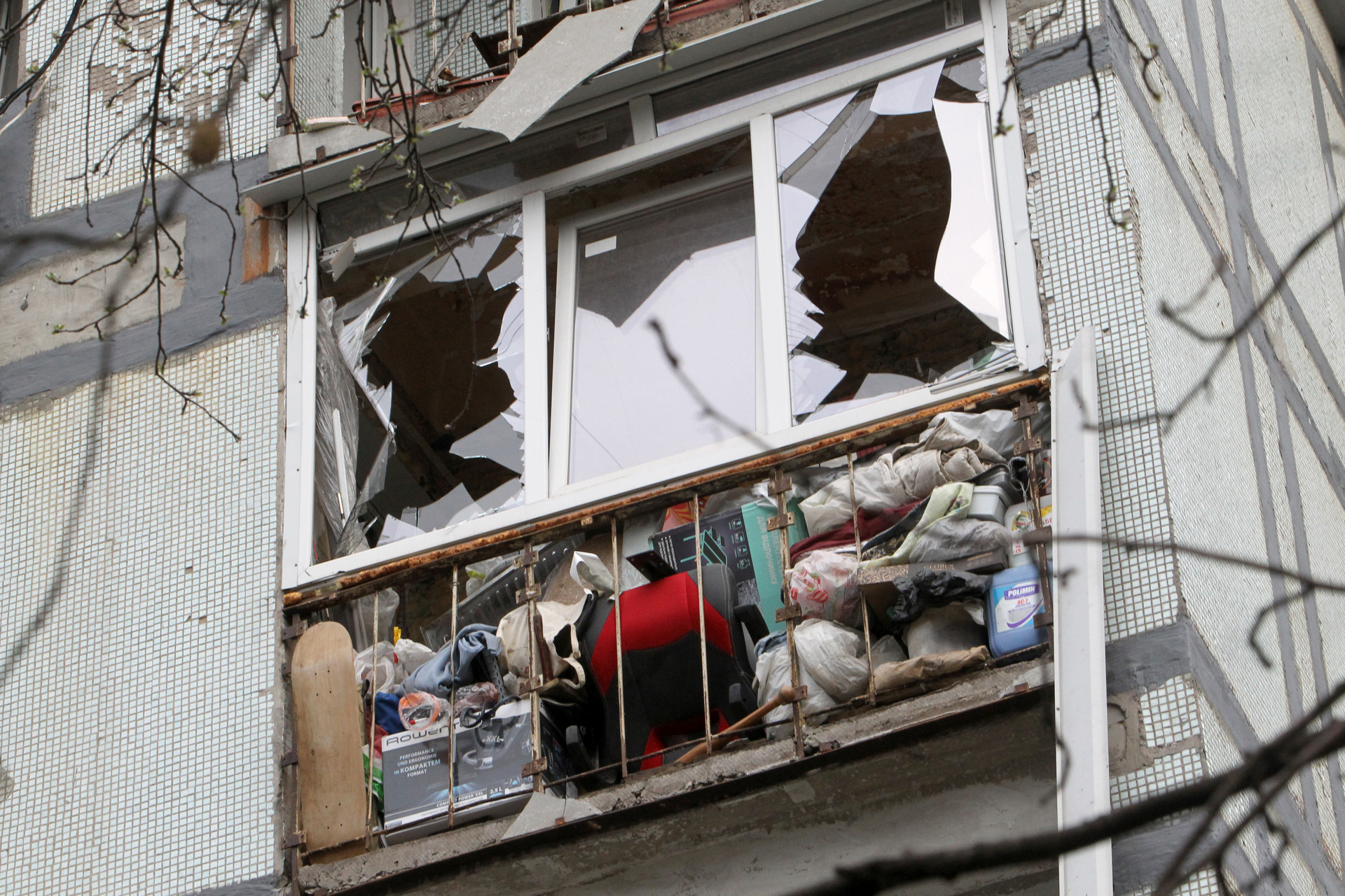 April 9, 2025, Dnipro, Ukraine: A broken window of the apartment building damaged by the fall of debris from a Russian attack drone, Dnipro, Ukraine, on April 9, 2025 (Credit Image: © Mykola Miakshykov/Ukrinform via ZUMA Press Wire) LaPresse