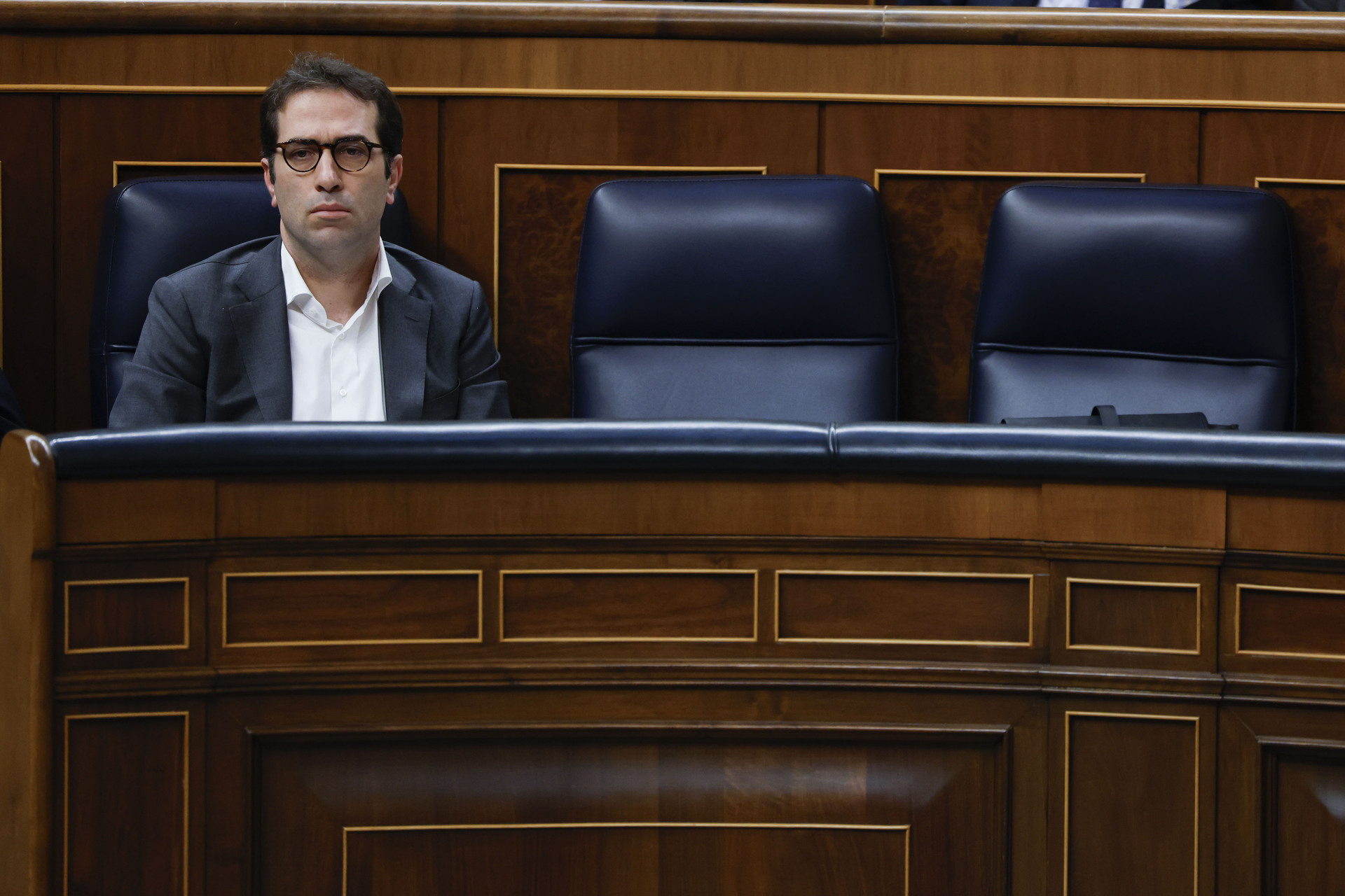 MADRID, 09/04/2025.- El ministro de Economía, Carlos Cuerpo, asiste a la sesión de control al Gobierno este miércoles en el Congreso de los Diputados. El pleno del Congreso celebra la sesión de control al Gobierno en la que, en ausencia del jefe del Ejecutivo, Pedro Sánchez, de visita oficial a China y Vietnam, será la vicepresidenta primera, María Jesús Montero, y el resto de ministros quienes respondan las preguntas de la oposición sobre el impacto de los aranceles de EE.UU. y otros asuntos de actualidad. EFE/ Javier Lizón