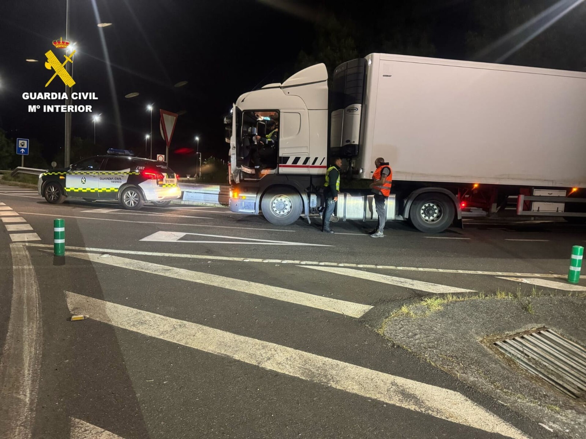 Detenido un camionero en búsqueda y captura tras ser interceptado circulando a 168 km/h entre Santiago y Noia