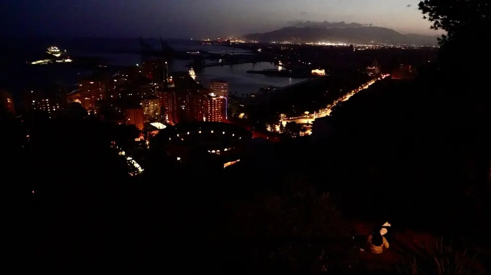 La excesiva dependencia de las energías fotovoltaica y eólica incrementa el riesgo de sufrir apagones.