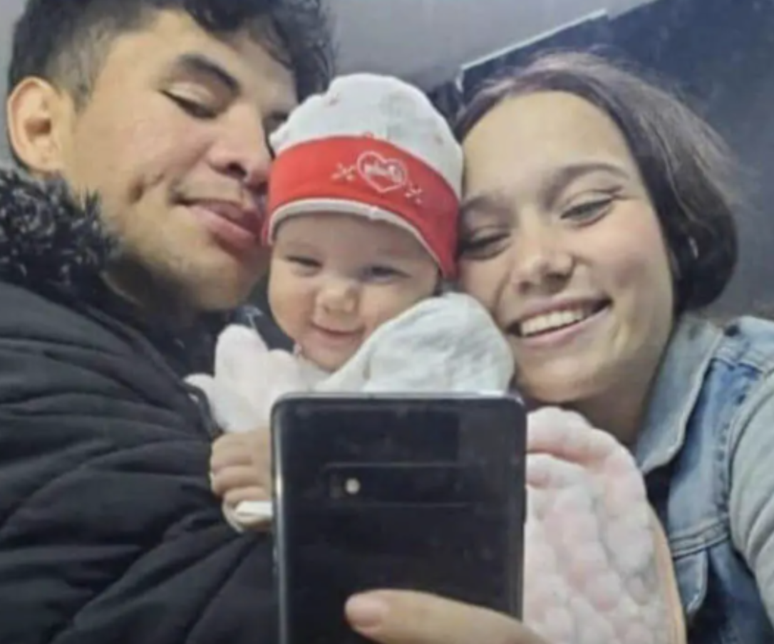 Según la mujer, ella se entregó junto con su esposo e hija el 14 de mayo de 2024.