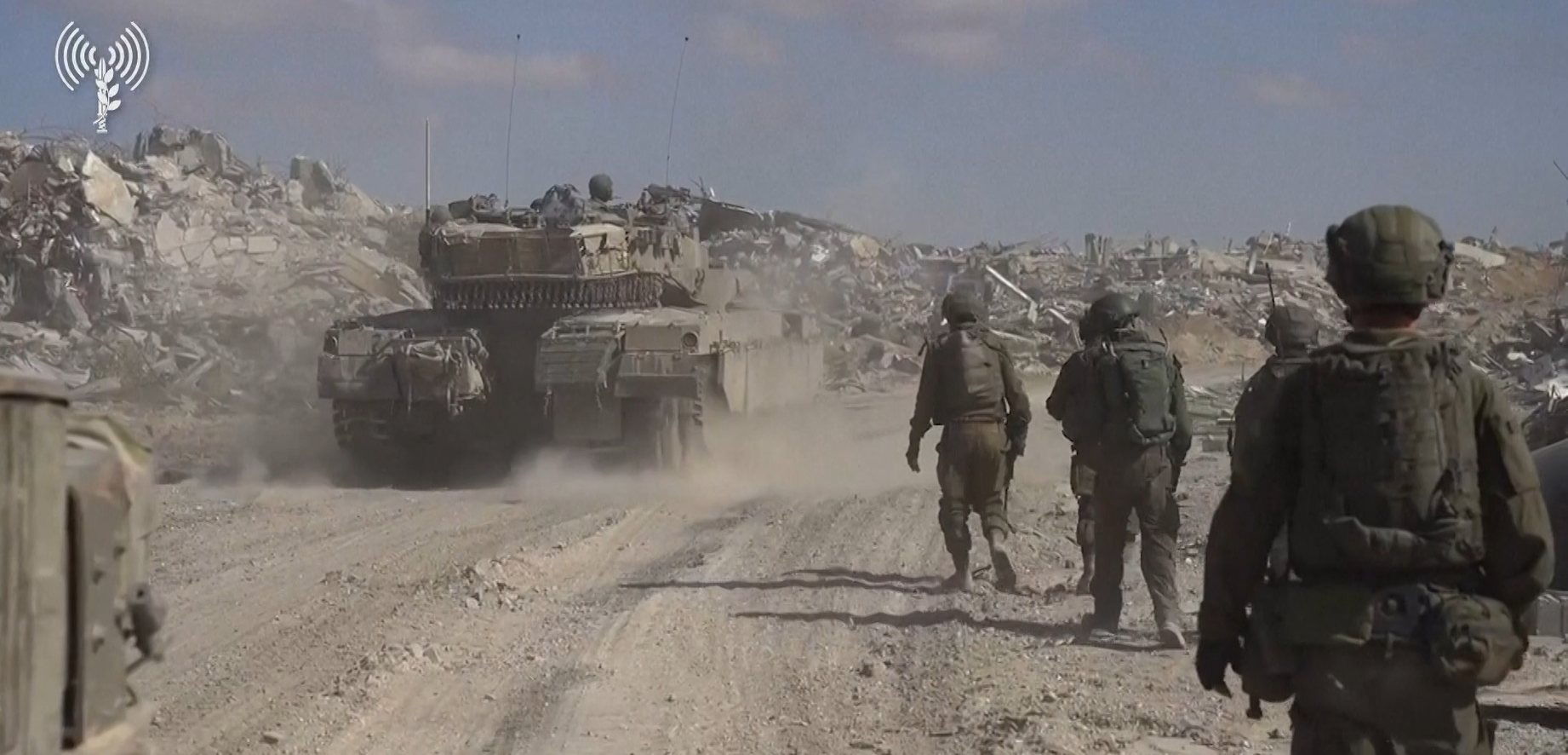 El ejército israelí publica un vídeo que, según afirma, muestra tropas operando en la Franja de Gaza.