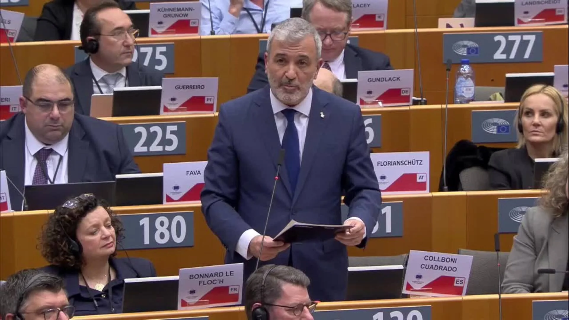 No Kolboni, Comitê de Região.