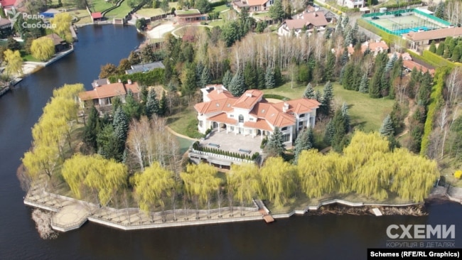 La mansión transferida por Andrei Portnov a sus hijos.