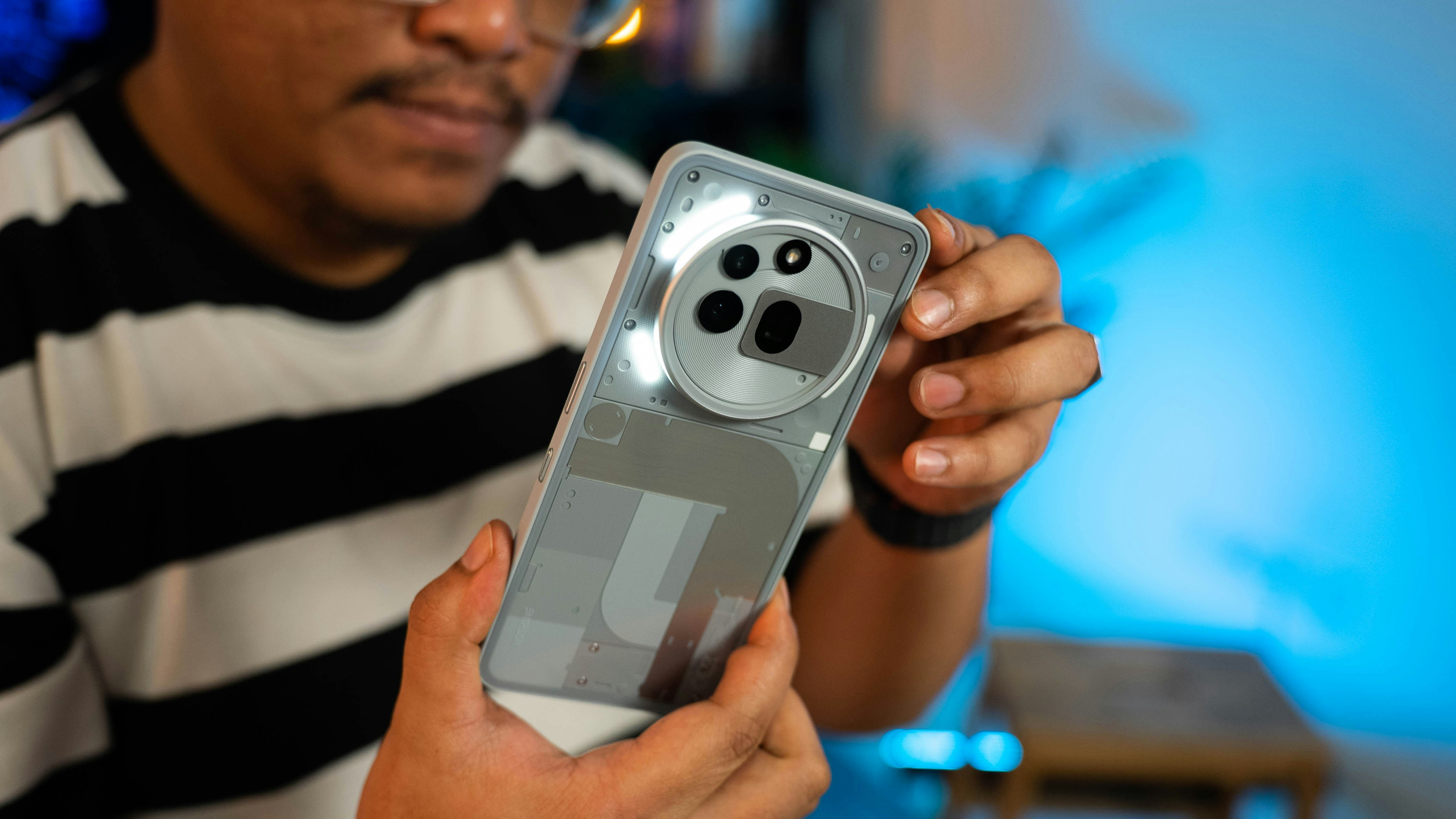 Nohing está comprometido com os desenhos que quebram a beleza principal neste campo.