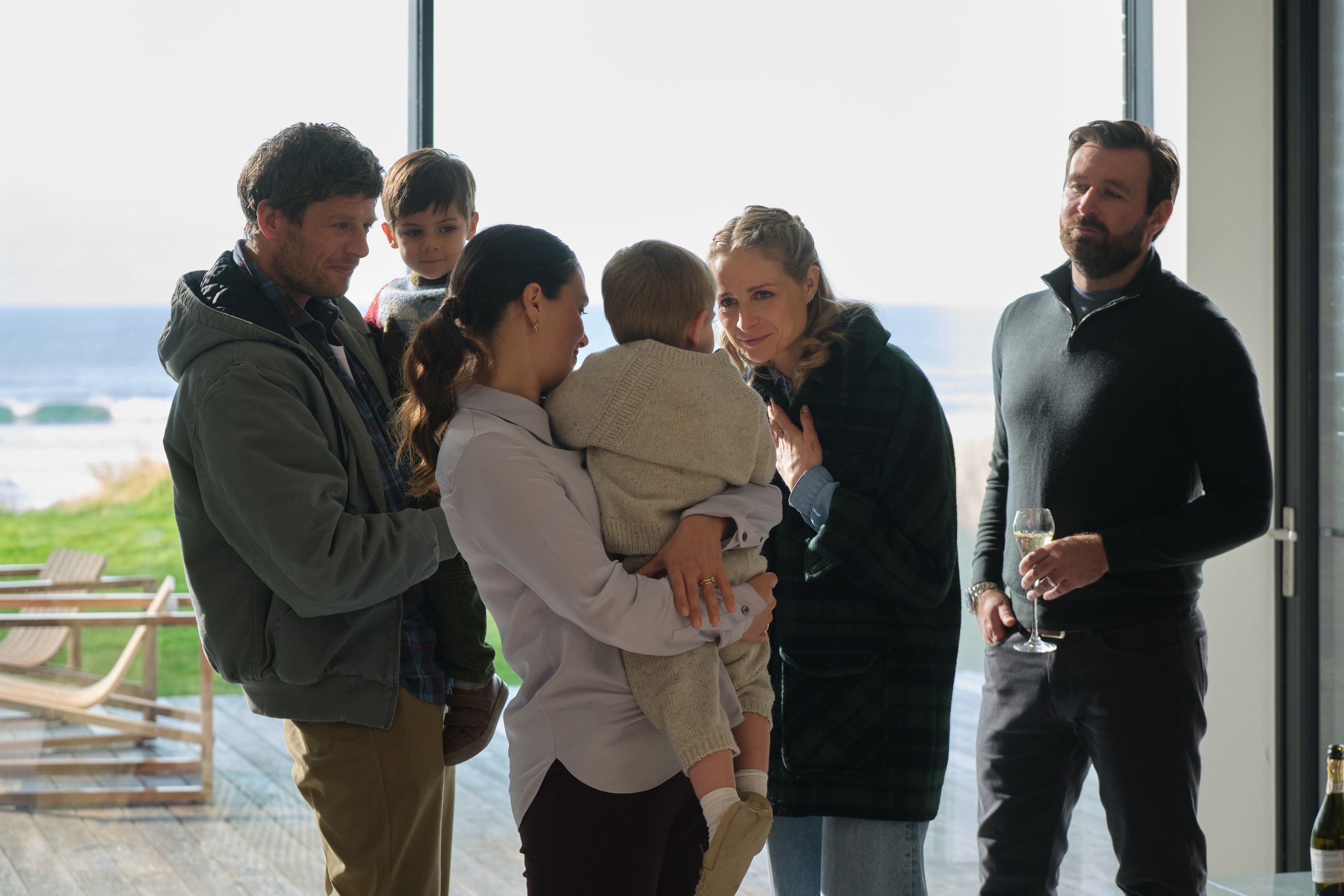 Fotograma de 'duas famílias' em Movistar Plus+