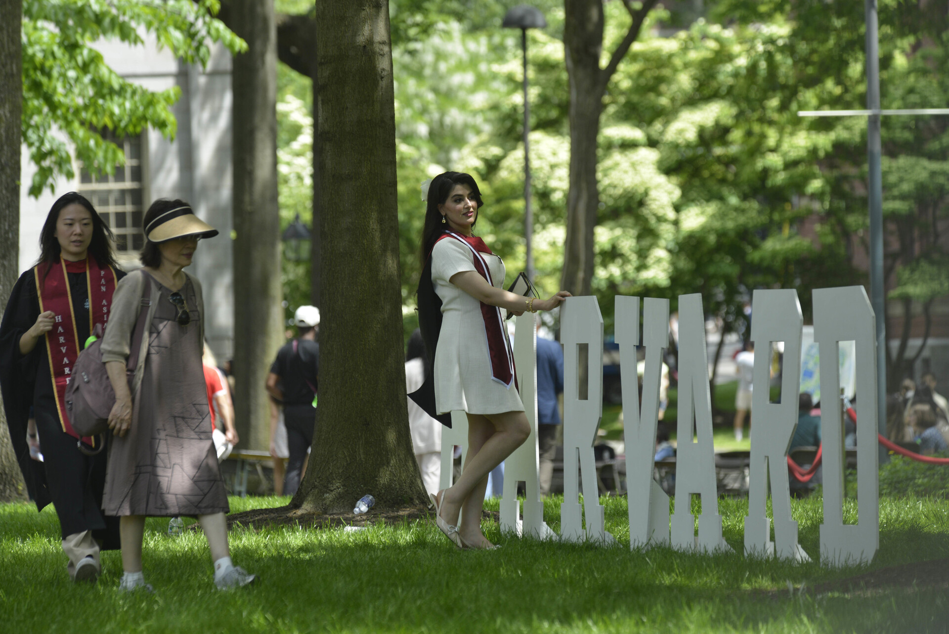 28/05/2025 May 28, 2025, Cambridge, Massachusetts, U.S: Graduation ceremonies continue at Harvard University. University details, and street scenes,and campus at the days of graduations, and during a period of punitive measures by the Trump Administration to ban foreign students and deny governments grants for research including medical and scientific and other academic areas that make the university and the United States great and attractive to students around the world. POLITICA Europa Press/Contacto/Kenneth Martin