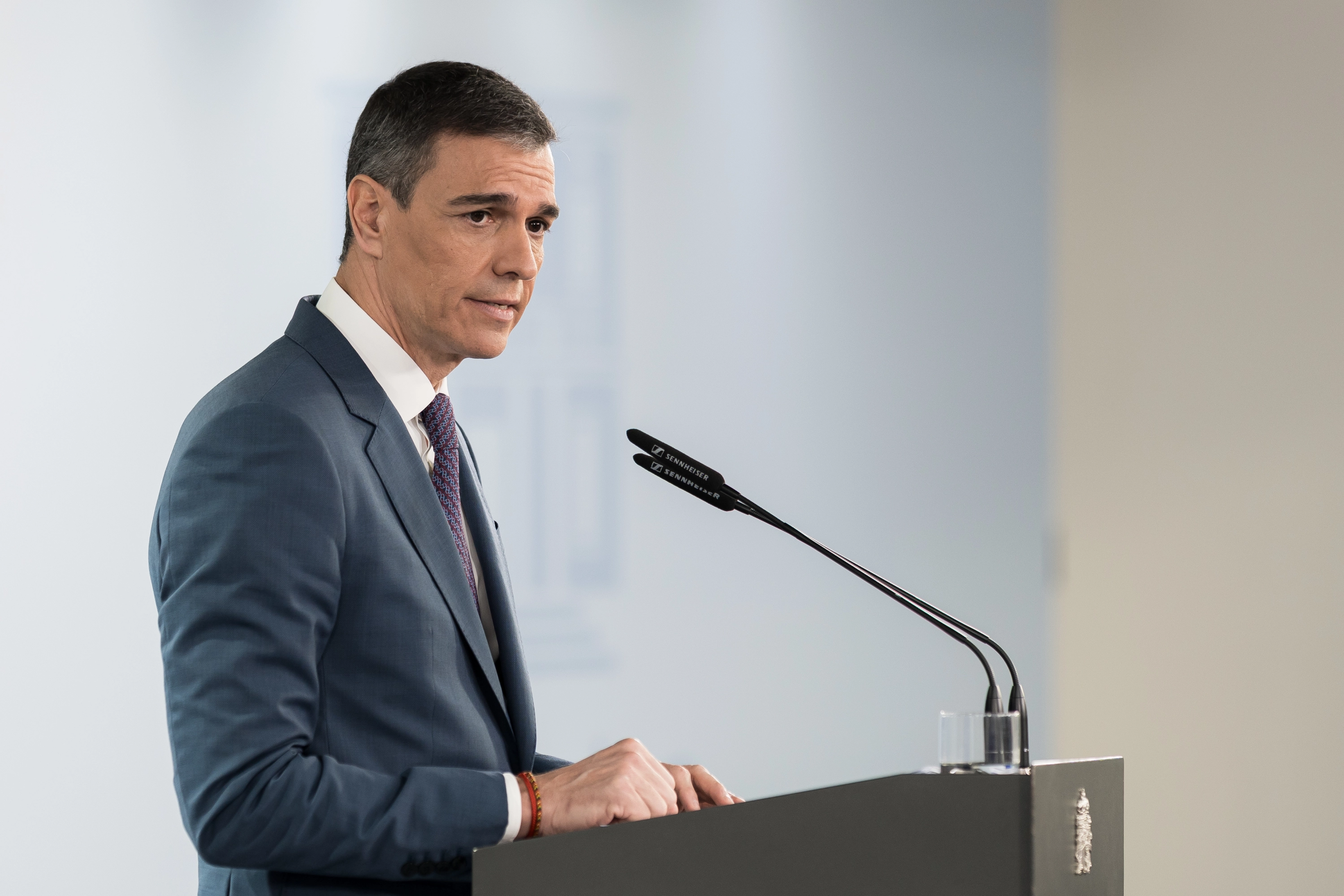 El presidente del Gobierno, Pedro Sánchez, comparece ante los medios en el Palacio de la Moncloa a 29 de abril de 2025.
