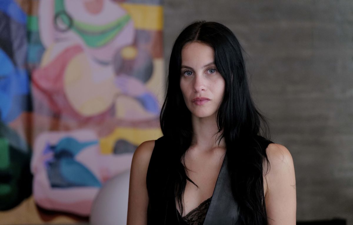 Milena Smit in 'Bitter Christmas'