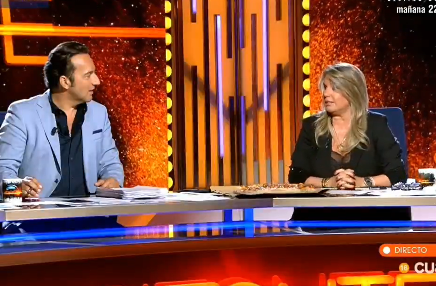 Iker Jiménez y Carmen Porter, en ell Plató de 'Horizonte'.