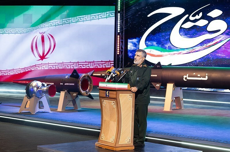 Amir Ali Hajizadeh, como comandante de la Fuerza Aeroespacial del CGRI, presentó el Fattah-1 en 2023. Israel lo mató el pasado viernes.