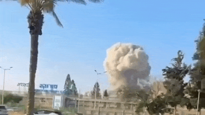 Explosión del misil iraní en el hospital Soroka, al sur de Israel, este jueves.