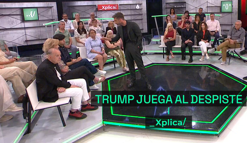 José Yélamo, reprendiendo a una tertuliana que no paraba de interrumpir en La Sexta Xplica.