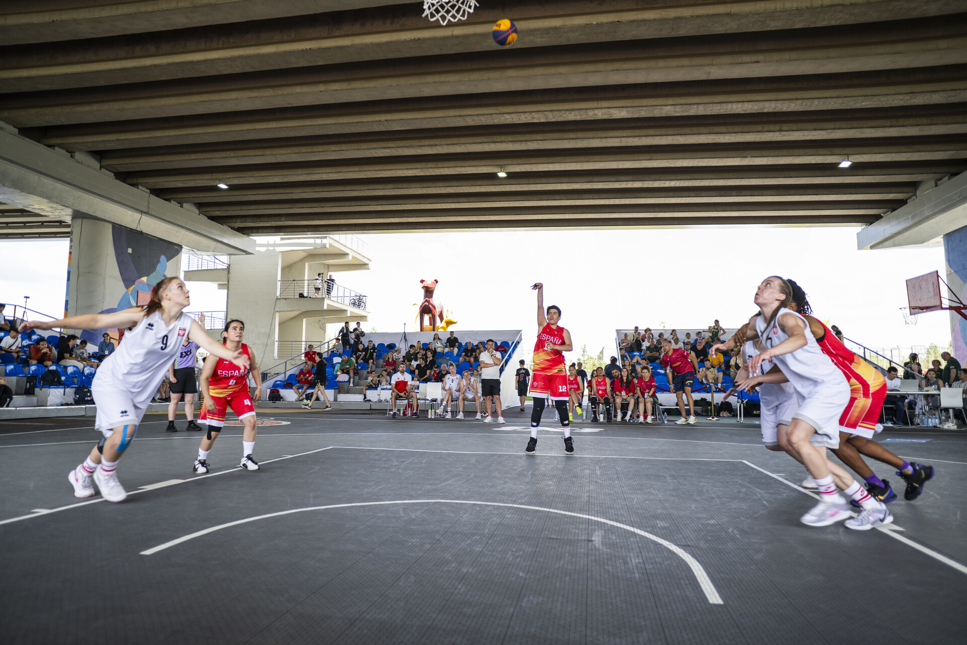 O time de basquete brilha quando ele retorna à Copa do Mundo para pessoas com deficiência intelectual