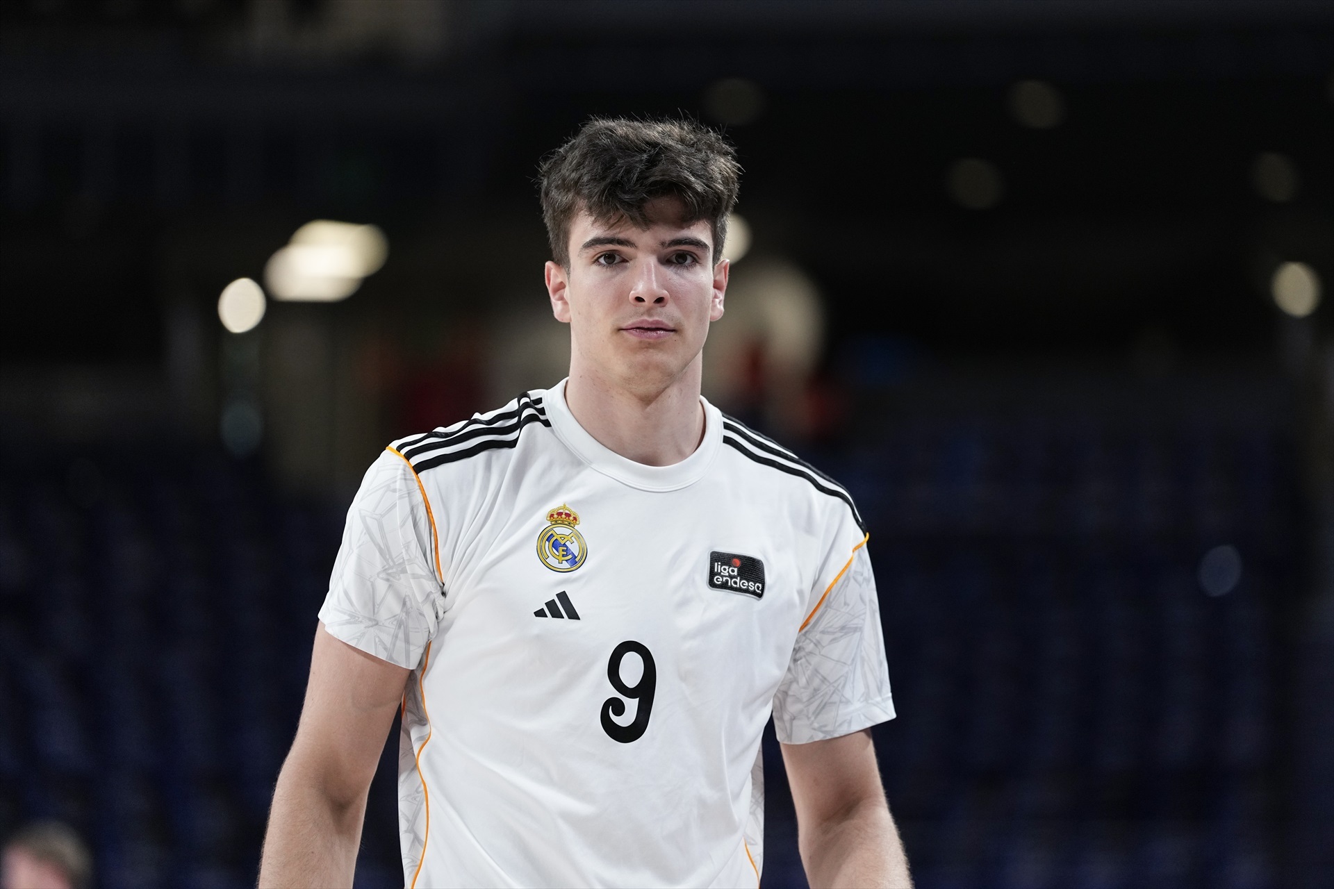 (Foto de ARCHIVO) Hugo Gonzalez of Real Madrid looks on during the Spanish League, Semi-Final second leg of Liga ACB Endesa, basketball match played between Real Madrid and Unicaja Baloncesto at Movistar Arena pavilion on June 13, 2025 in Madrid, Spain. Oscar J. Barroso / AFP7 / Europa Press 13/6/2025 ONLY FOR USE IN SPAIN