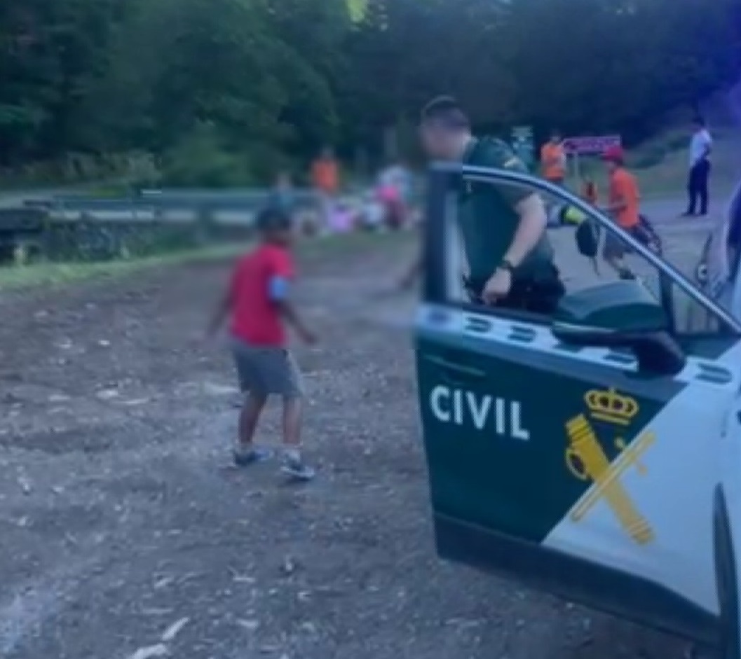 Durante la búsqueda, varios senderistas que afirmaban haber escuchado voces de niños cerca del Puente de La Ra REMITIDA / HANDOUT por GUARDIA CIVIL Fotografía remitida a medios de comunicación exclusivamente para ilustrar la noticia a la que hace referencia la imagen, y citando la procedencia de la imagen en la firma 28/6/2025