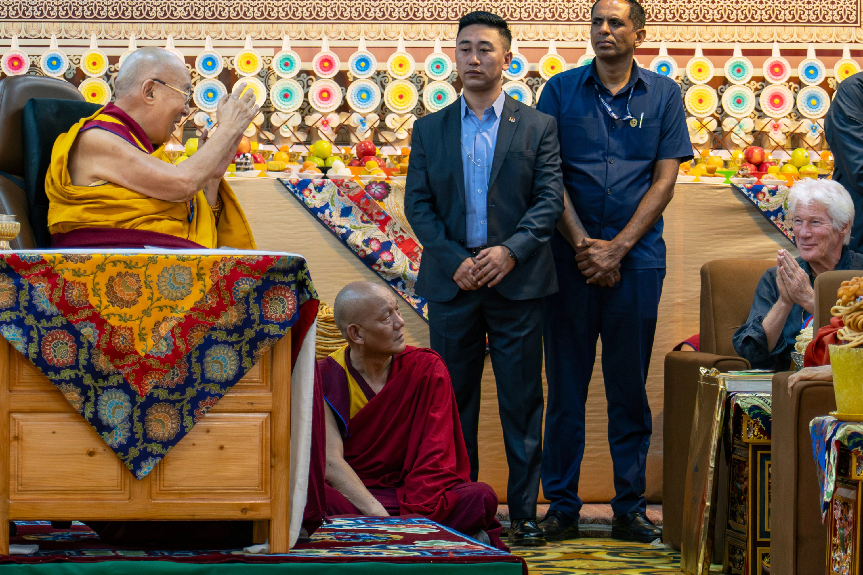 Daramshala (India), 30 jun (EFE).- El actor estadounidense Richard Gere se unió este lunes en Dharamshala, en la India, al dalái lama para el inicio de una semana de eventos por su 90º cumpleaños, mientras éste se prepara para la que podría ser su última gran batalla política, asegurar el futuro de su sucesión frente a China. .