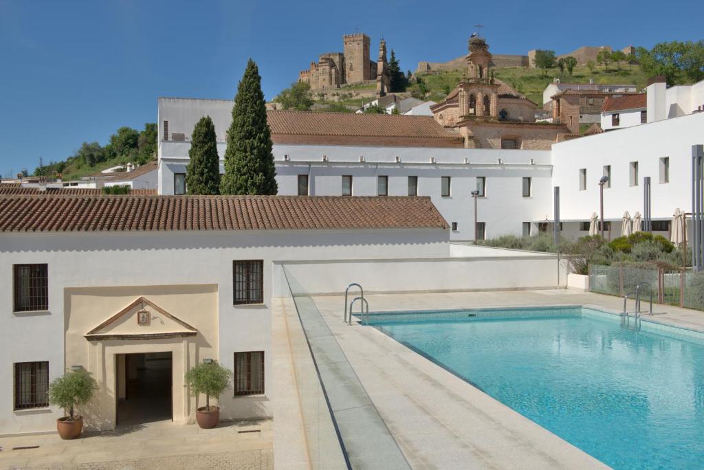 Hotel Convento Aracena & Spa, en el pueblo de Aracena, en la provincia de Huelva (Andalucía, España)