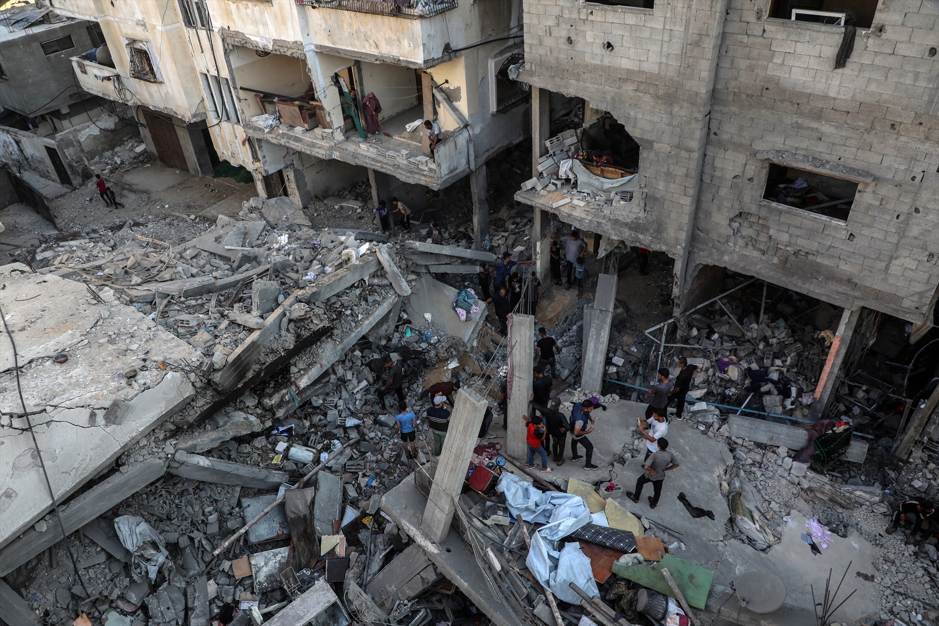 Escombros tras un ataque israelí en un campamento de refugiados en Gaza. Europa Press/Contacto/Rizek Abdeljawad 09/7/2025