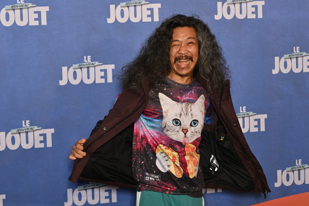 El actor Mean Bun Hay en la premiere de 'El nuevo juguete' (2022)
