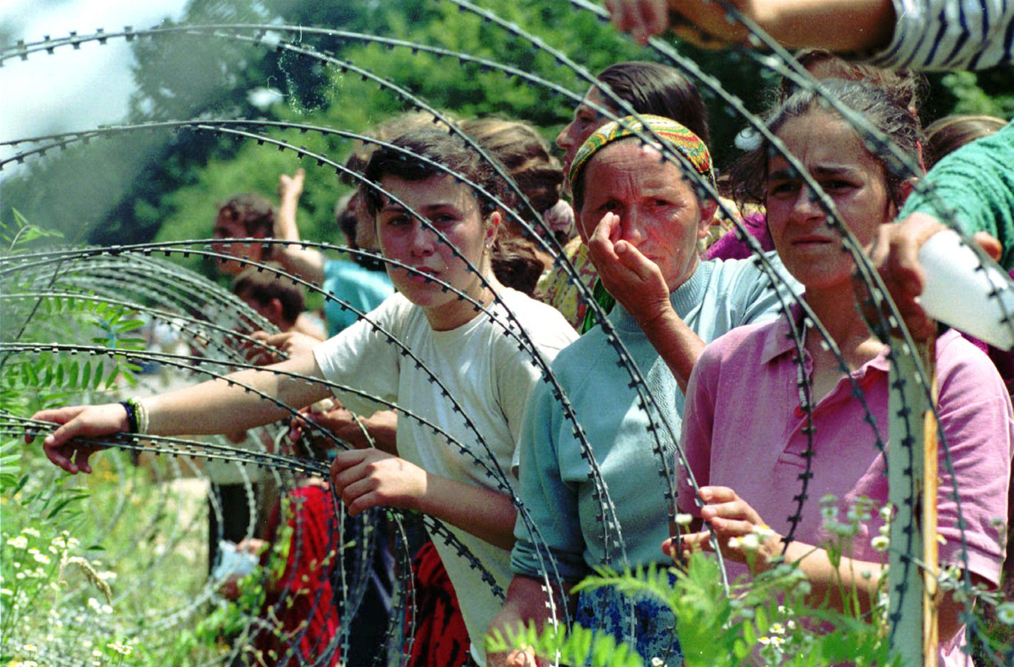 Refugiados de Srebrenica en la zona protegida de la ONU, en 1995.