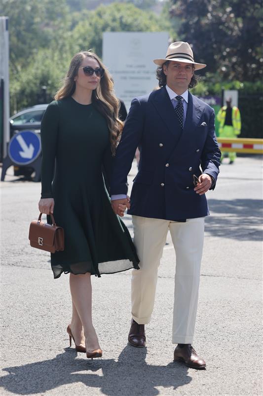 Henry Cavill junto a su novia, Natalie Viscuso