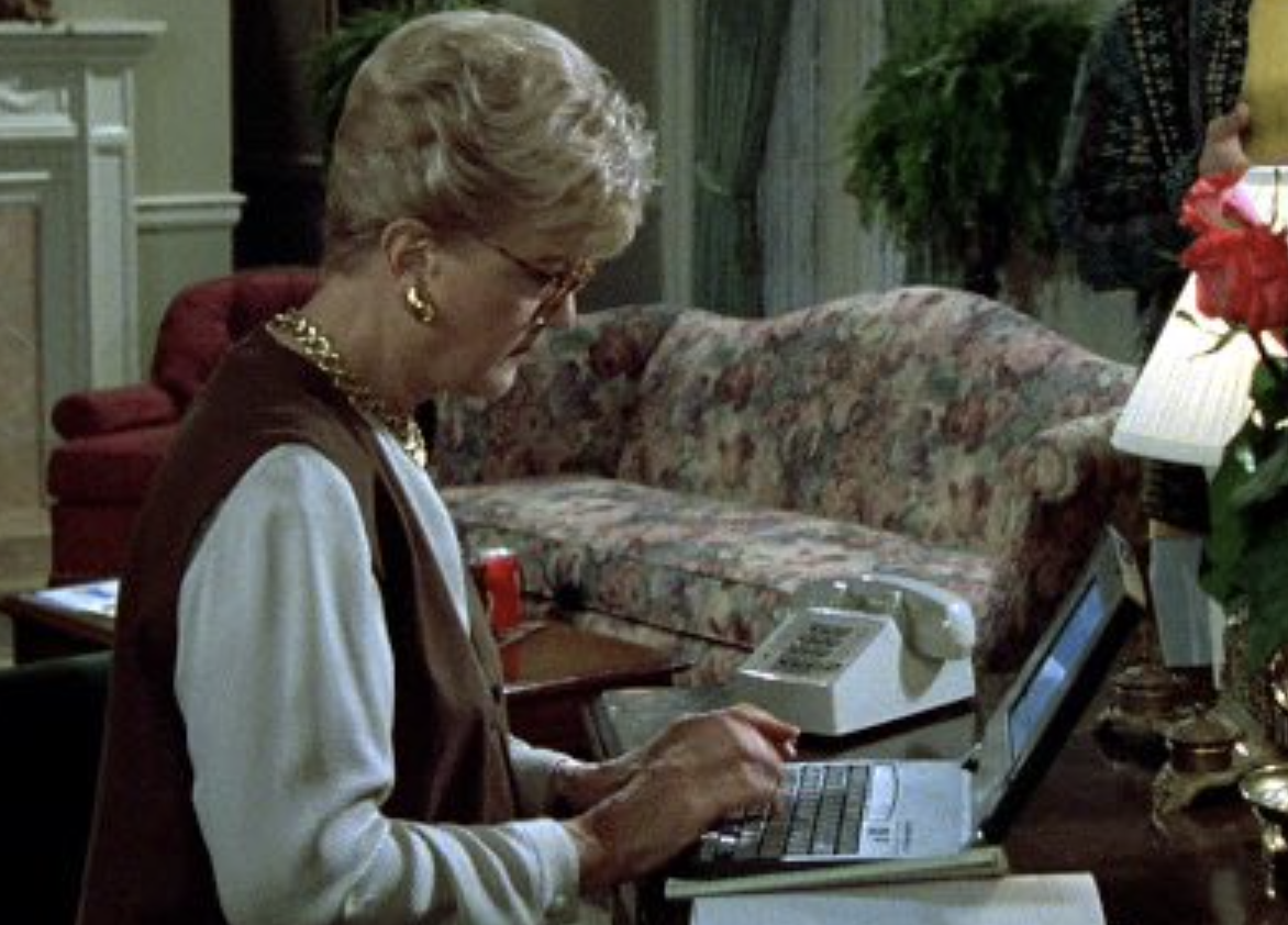 Jessica Fletcher, pionera del portátil. Solo le faltó la tablet.
