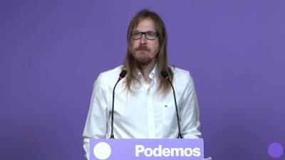 Declaraciones del secretario de Organización y portavoz de Podemos, Pablo Fernández, quien ha señalado que Podemos votará mañana en contra del Real Decreto Ley sobre el apagón que el Gobierno lleva mañana al Congreso porque "no toca ni un solo privilegio del oligopolio eléctrico y tampoco evita que un apagón como el del 28 de abril vuelva a suceder". (Fuente: Podemos).
