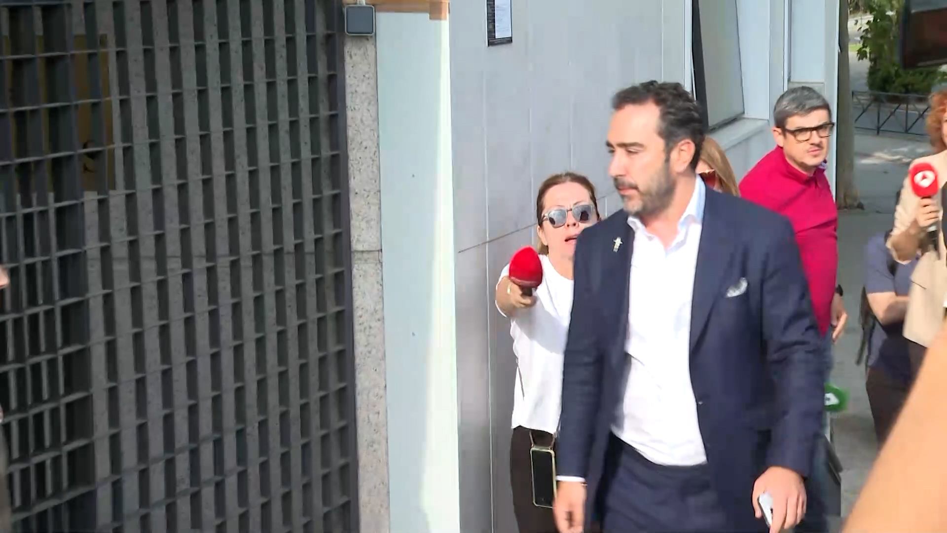 Aldama desvinculó A Begoña gómez del Rescate de Air Europa En Un Audio A Koldo García Fecha 25/07/2025 Parte 1 Duración 00:49 Sonido Locutado Edició EDITADO Localizacacinon / Madrid Madridada Hd Firmapra Europha Europha 'Caso Koldo', Víctor de Aldama, Desvinculó A Begoña Gómez, Esposa de Presidente del Gobierno, Del Rescate de la Aerolínea Air Europa en Plena Pandemia. "Nada Verdad"Trasladó el empresario imputação al entonces assor ministerial Koldo García.