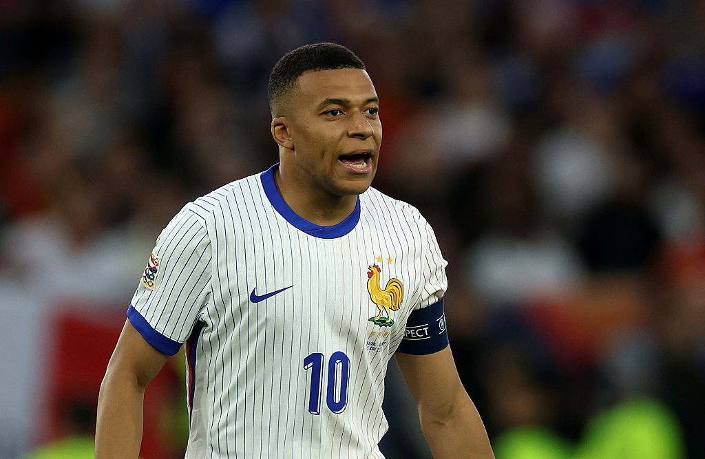 Kylian Mbappé durante un partido con la selección francesa.