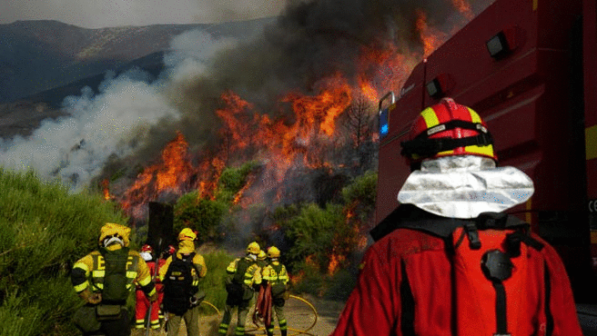 Imágenes de los incendios que siguen asolando España.