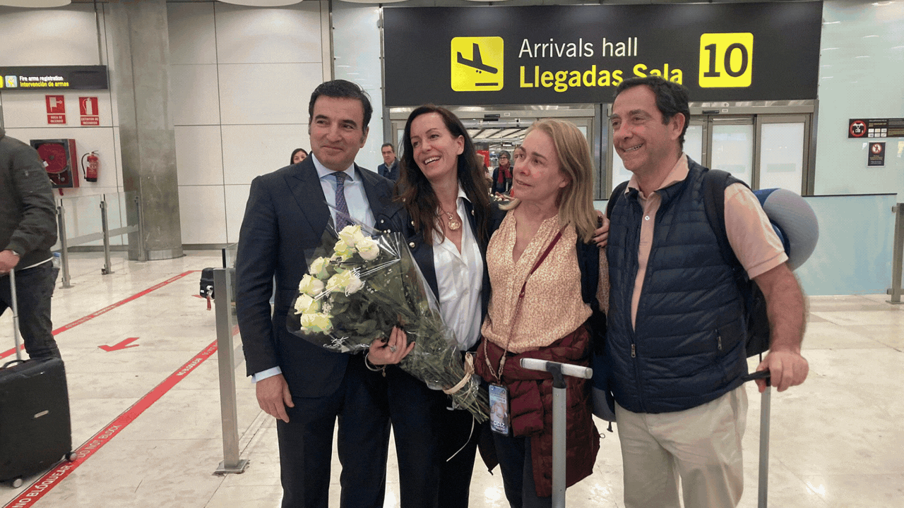 Los primeros españoles evacuados de Oriente Próximo llegan a Madrid.